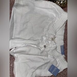 Blueberi Boulevard White Women Shorts